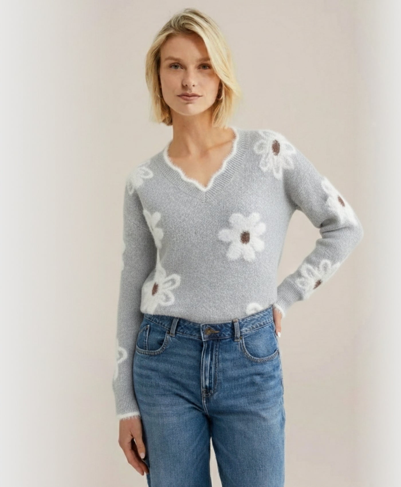 Flora | Long Sleeve V-Neck Jacquard Knit Sweater